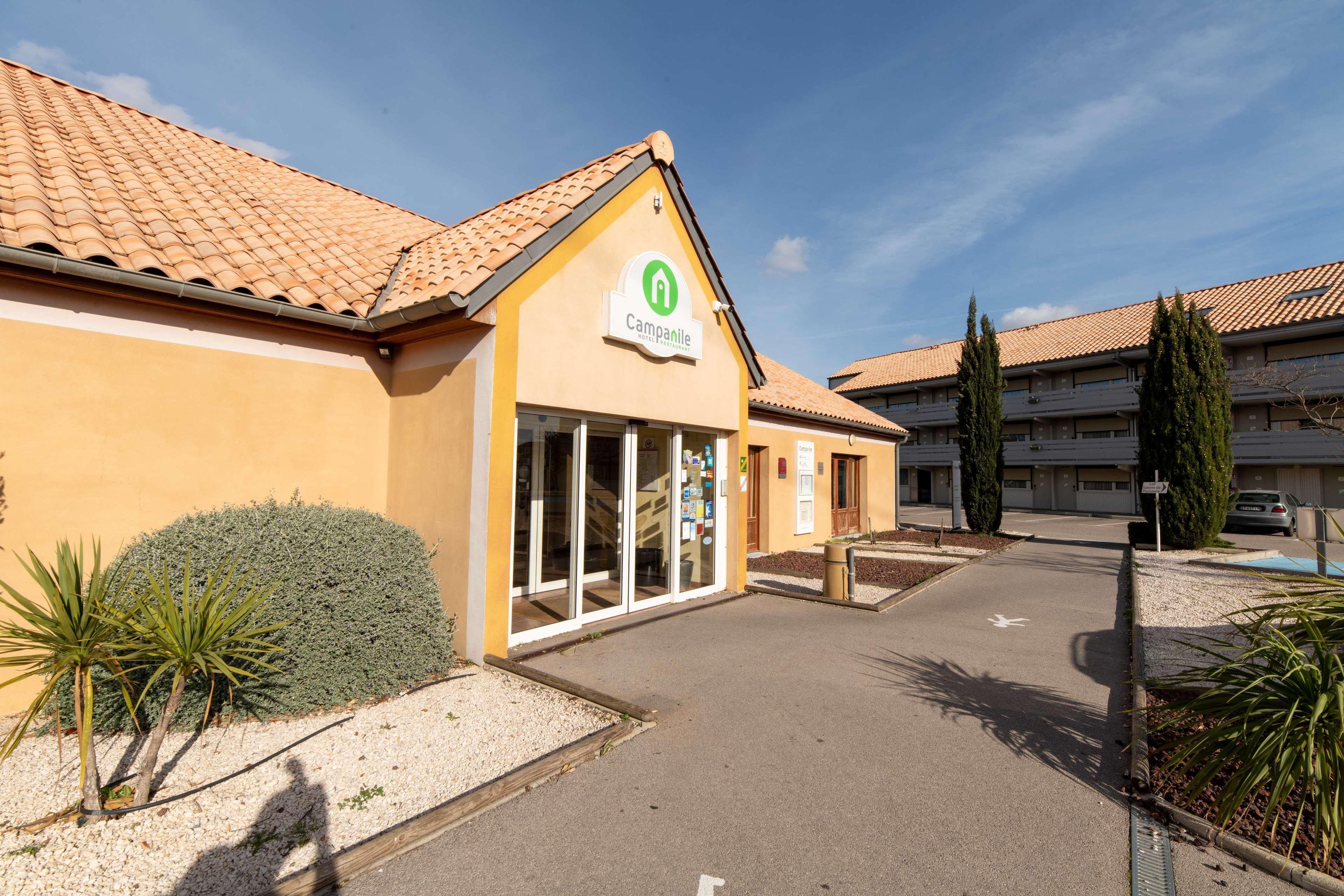 Готель Campanile Narbonne A9/A61 Екстер'єр фото
